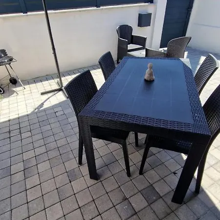 Apartment Studio Maison Avec Cour Pres De Pau Centre Billere